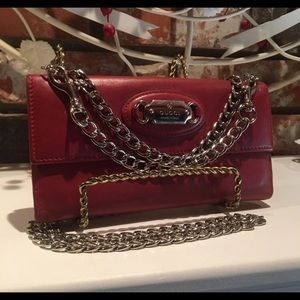 ❤️SOLD❤️ Gucci leather wallet on chain